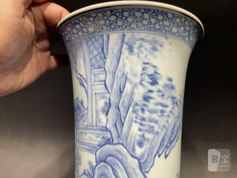 清康熙 青花蹴鞠图花觚 - 图7